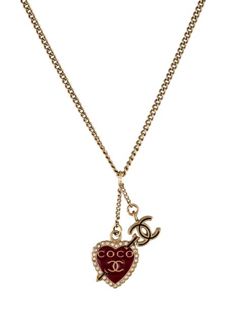 chanel coco necklace.